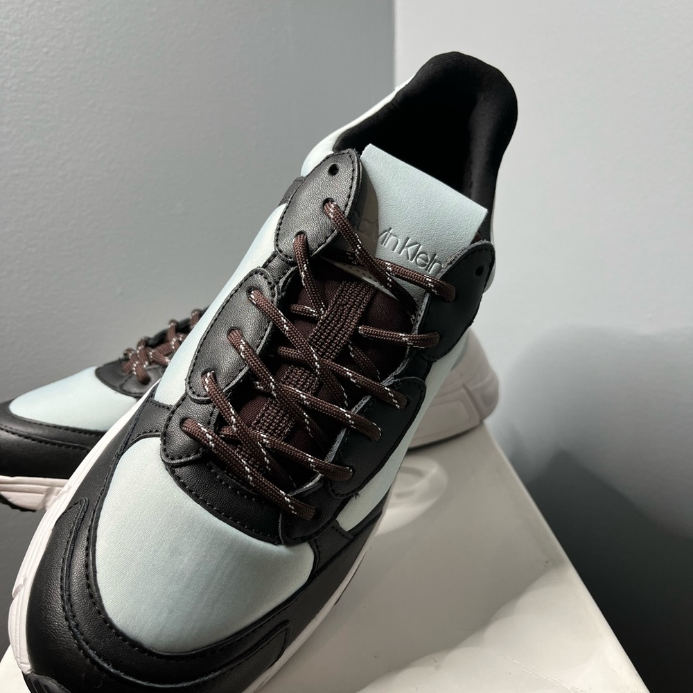 Calvin Klein mens nwt sneakers